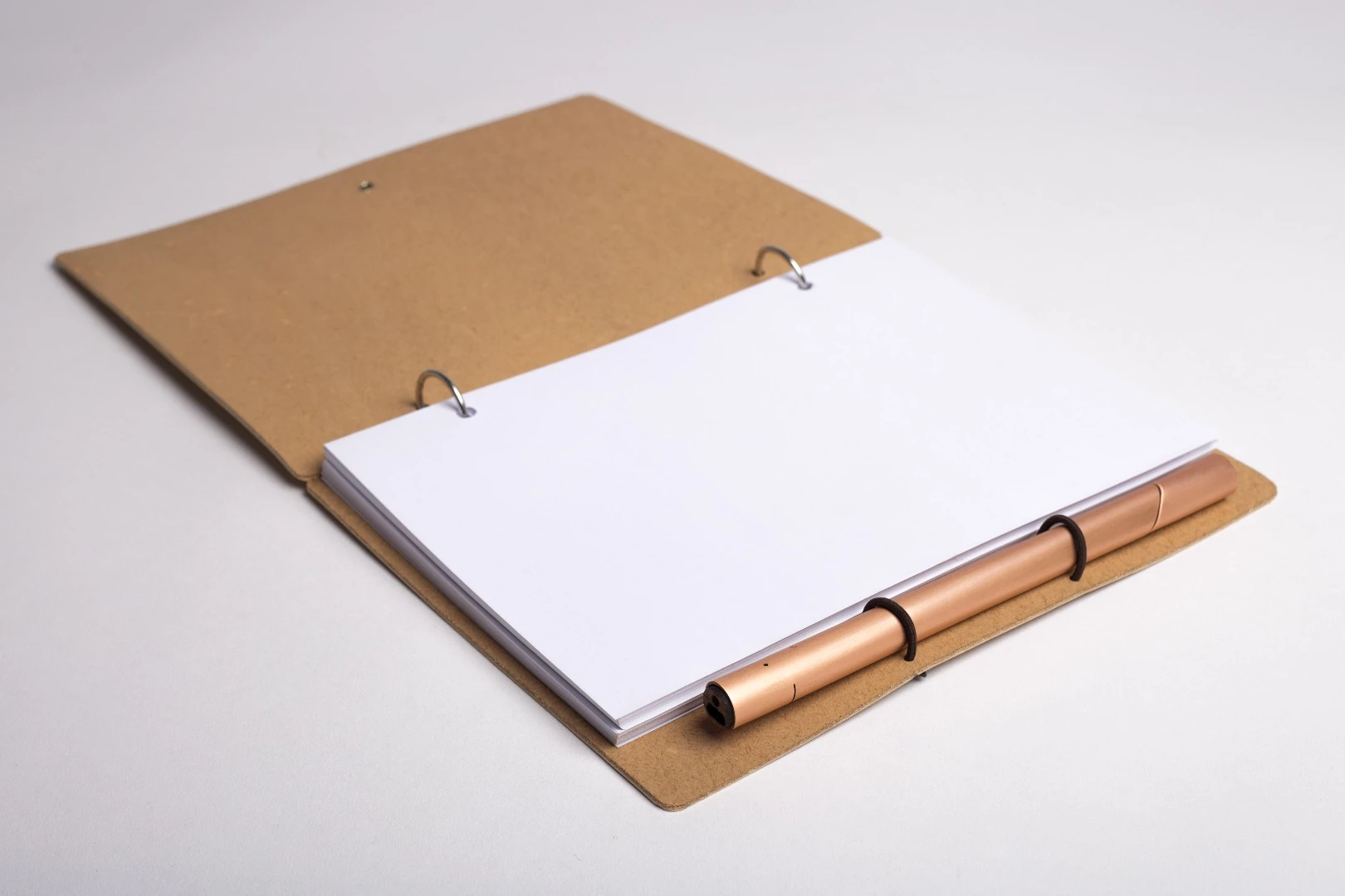 The Orée Stylograph uses specially patterned notepaper to track the user's writing or drawing movements