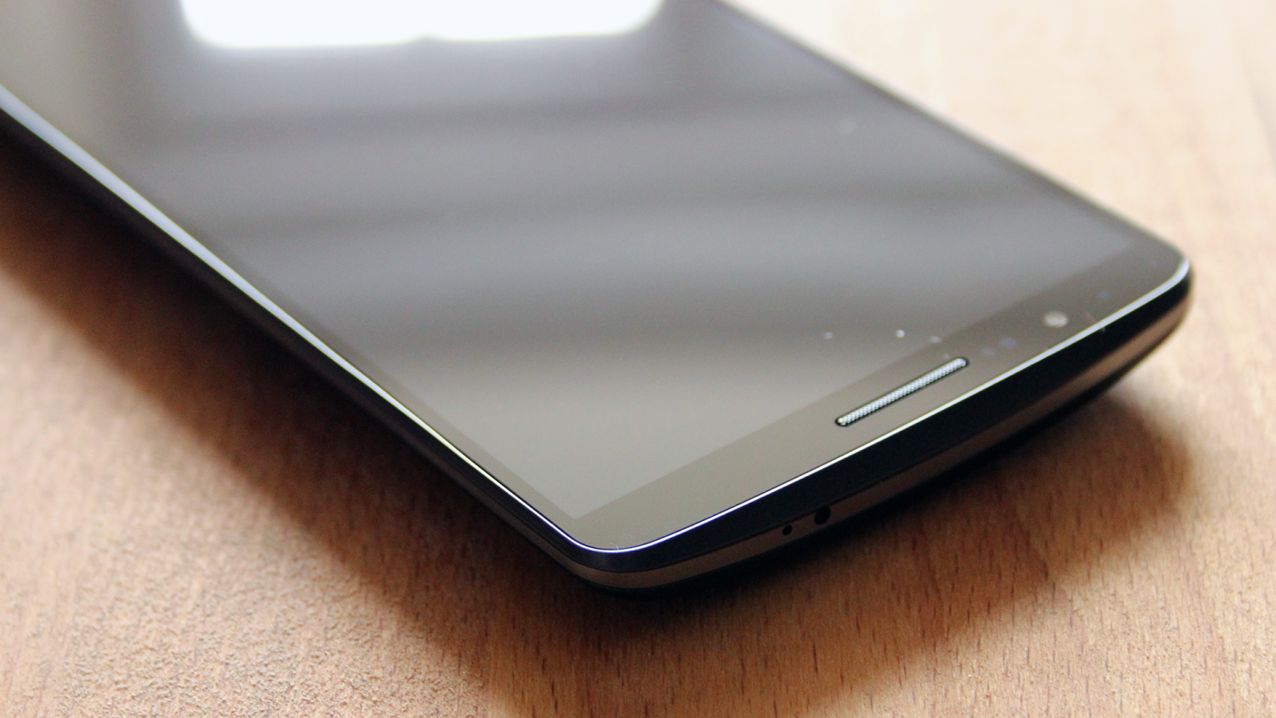 Like the G2 before it, the G3 features completely smooth top and sides
