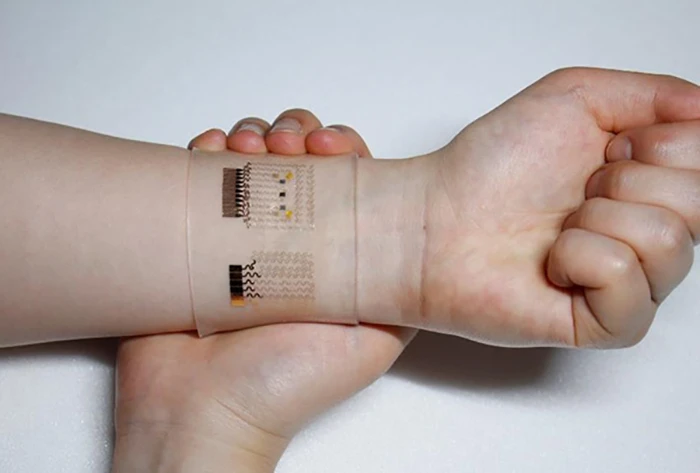 Where similar devices allow for real-time monitoring of biochemicals, this sweat-analyzing patch takes things one step further with actual drug delivery
