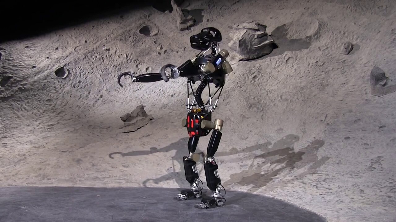 Video Istruct Robot Ape Stands Upright Thanks To Its Active Spine Video Istruct Robot Ape Stands Upright Thanks To Its Active Spine