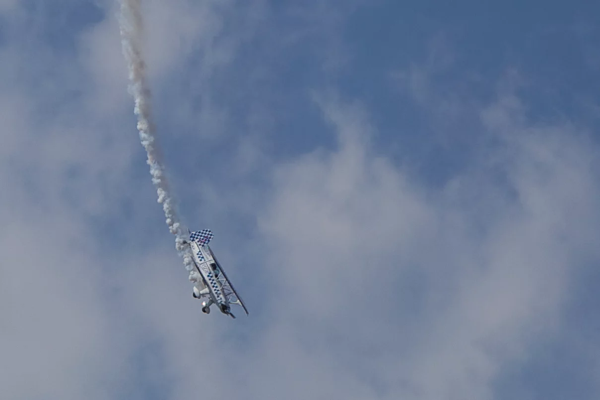 Trescal SA300 Starduster bi-plane puts on a spectacular display (Photo: Noel McKeegan/Gizmag)