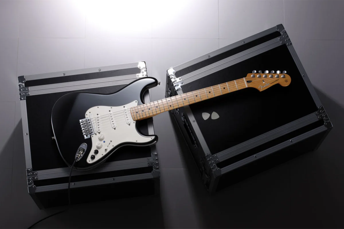 The new G-5 Strat features Roland's COSM modeling technology, offering players instant alternate tuning and a number of digitally-created guitar sounds