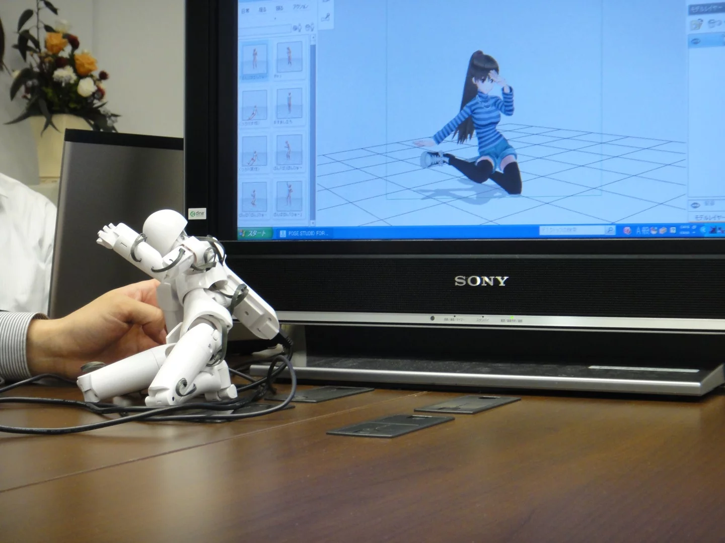 The Qumarion electronic marionette makes tricky poses simple (Photo: DigInfo)