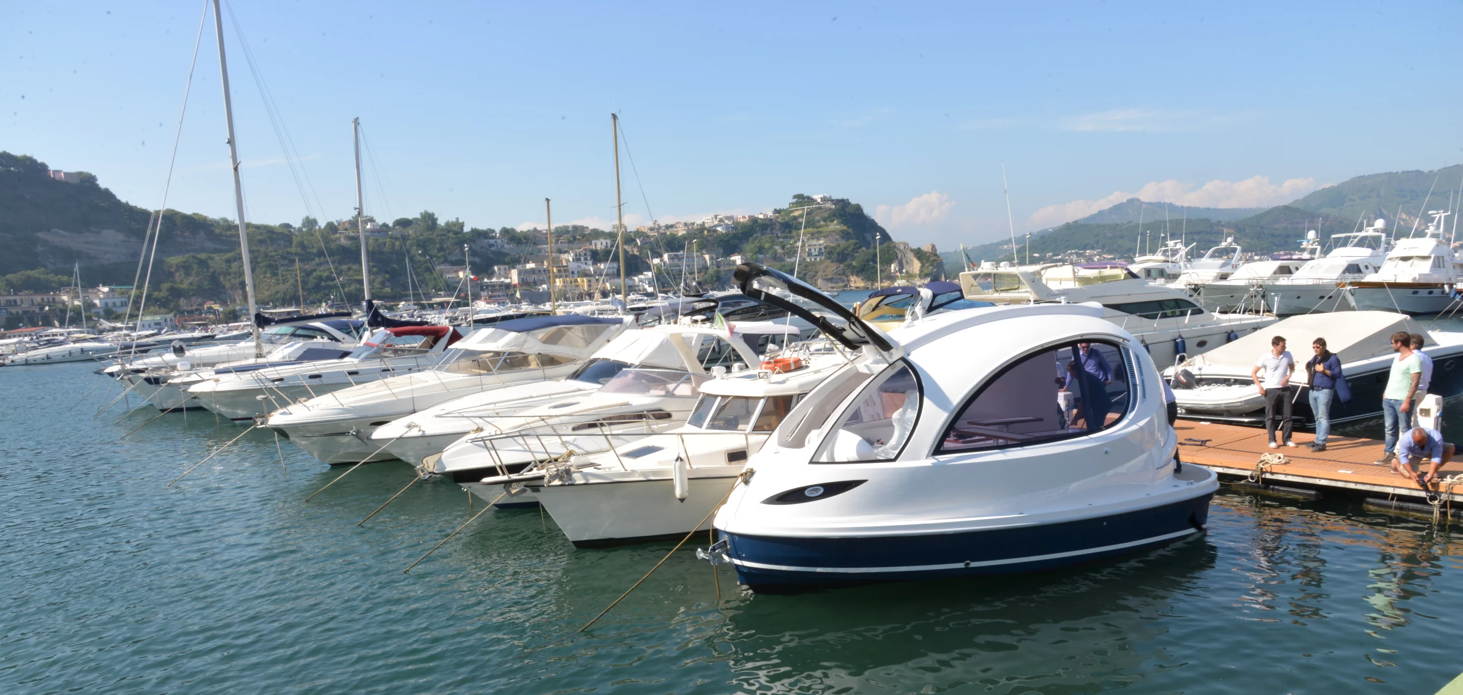 Lazzarini recently presented its first "mini yacht" during the 2013 Monaco Yacht Show