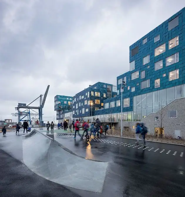 Copenhagen International School has a total of 12,000 solar panels adorning its facade