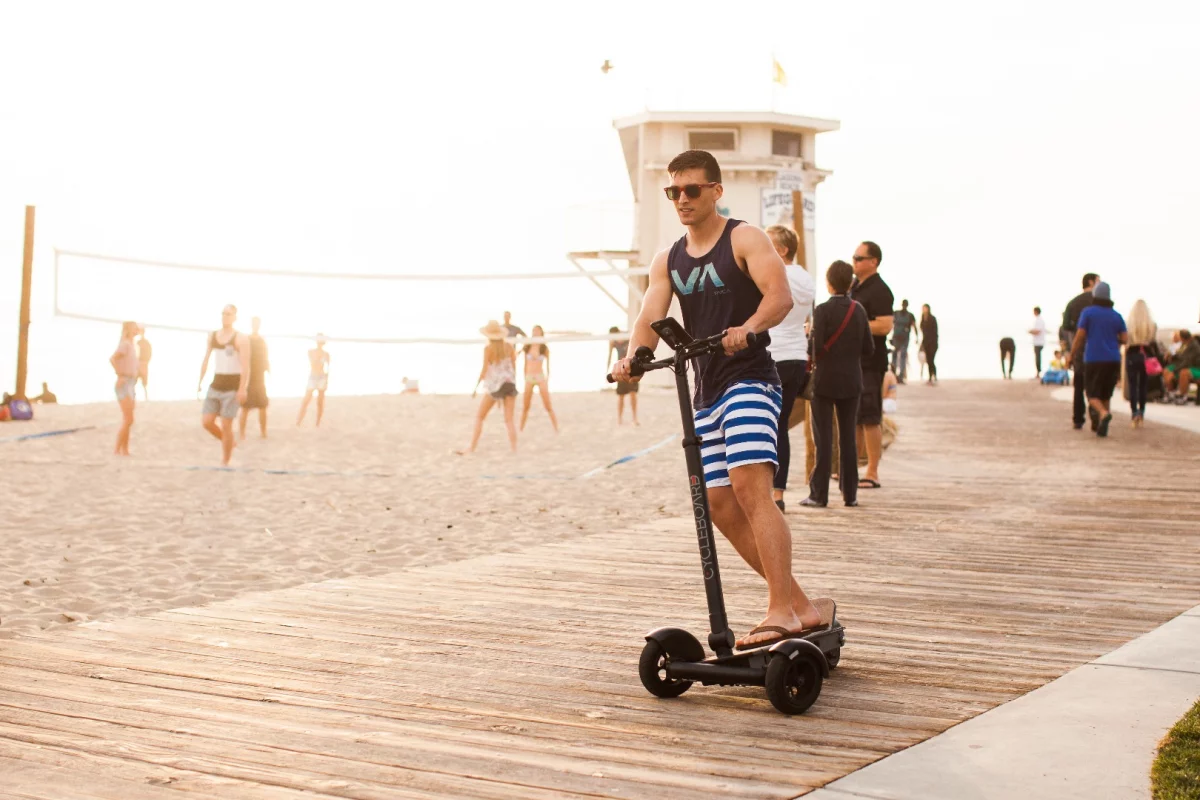 CycleBoard is designed to employ balance and reflexes, to carve smooth turns without compromising stability