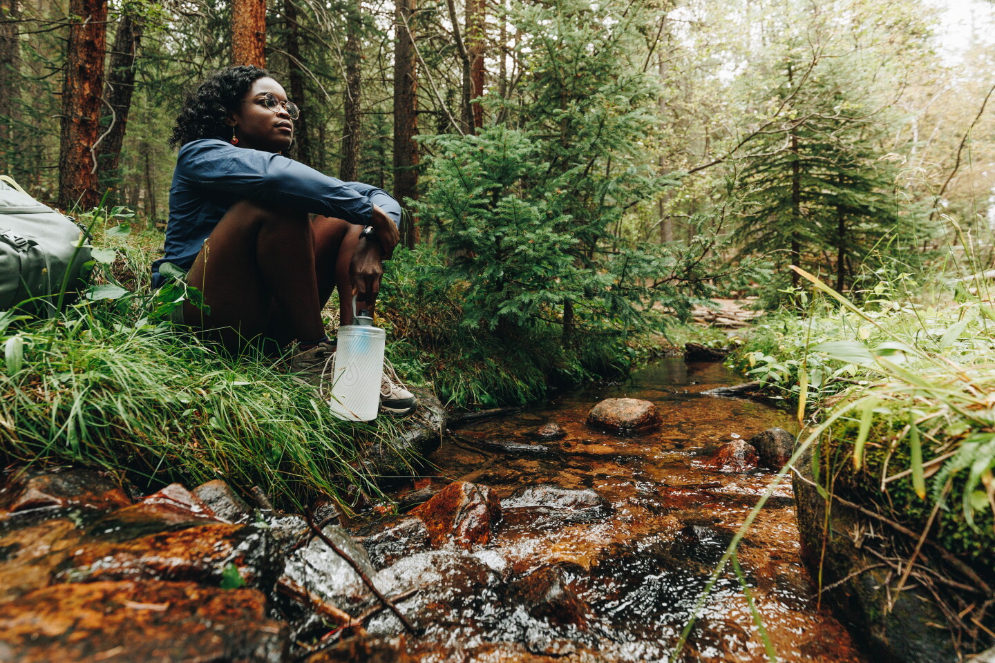 A carrying handle makes the Hydrapak Flux+ 1.5L easy to hold, store and attach to your bag.