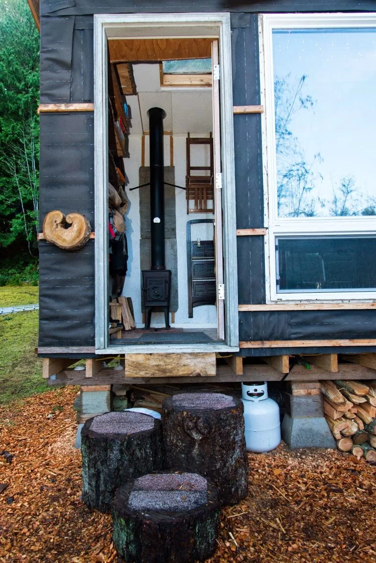 Transforming Tiny Home measures just 7.7 sq m (83 sq ft), and was built for an estimated budget of under US$500 (Photo: Scott Brooks/Brendan McGarry Photography)