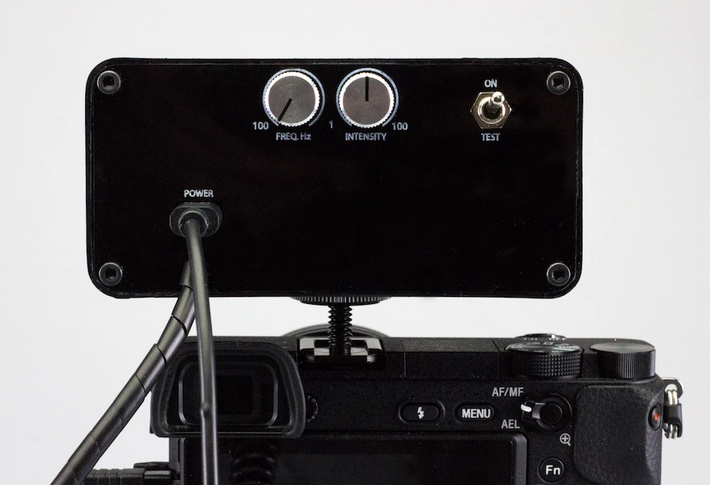 The intensity of the electric shock can be adjusted using the knobs on the back of the box