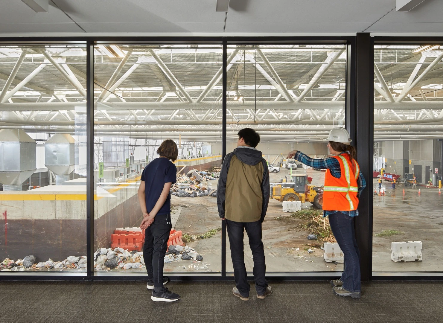 "One of the most community-friendly dumps in America, the North Transfer Station is in a thriving Seattle neighborhood and provides 55,500 sq ft [roughly 5,000 sq m] of public park," says the AIA regarding North Transfer Station