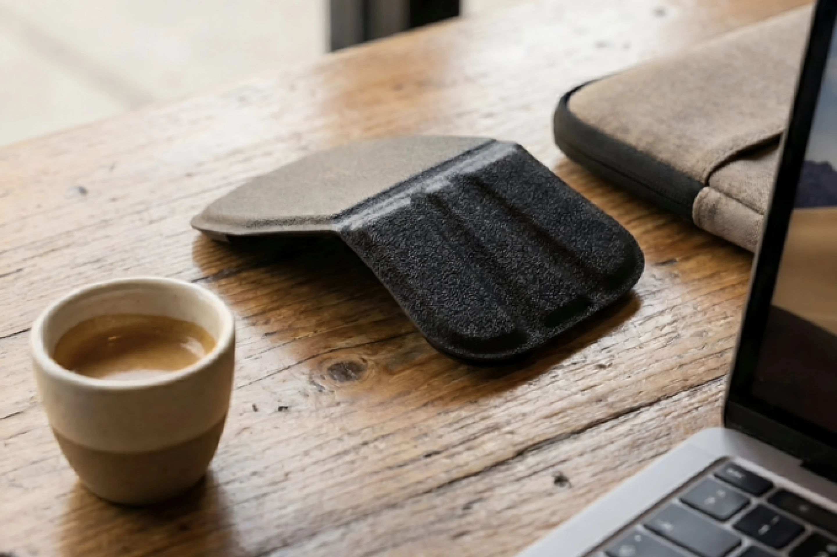 Foldable mouse snaps flat for ultimate portability