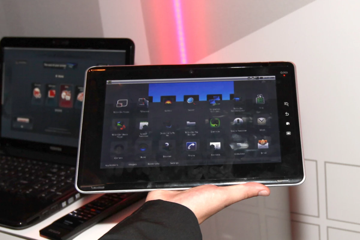 Toshiba's Folio 100 media tablet at IFA 2010