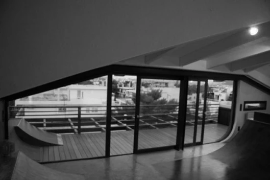 Sliding doors to the ramp balcony