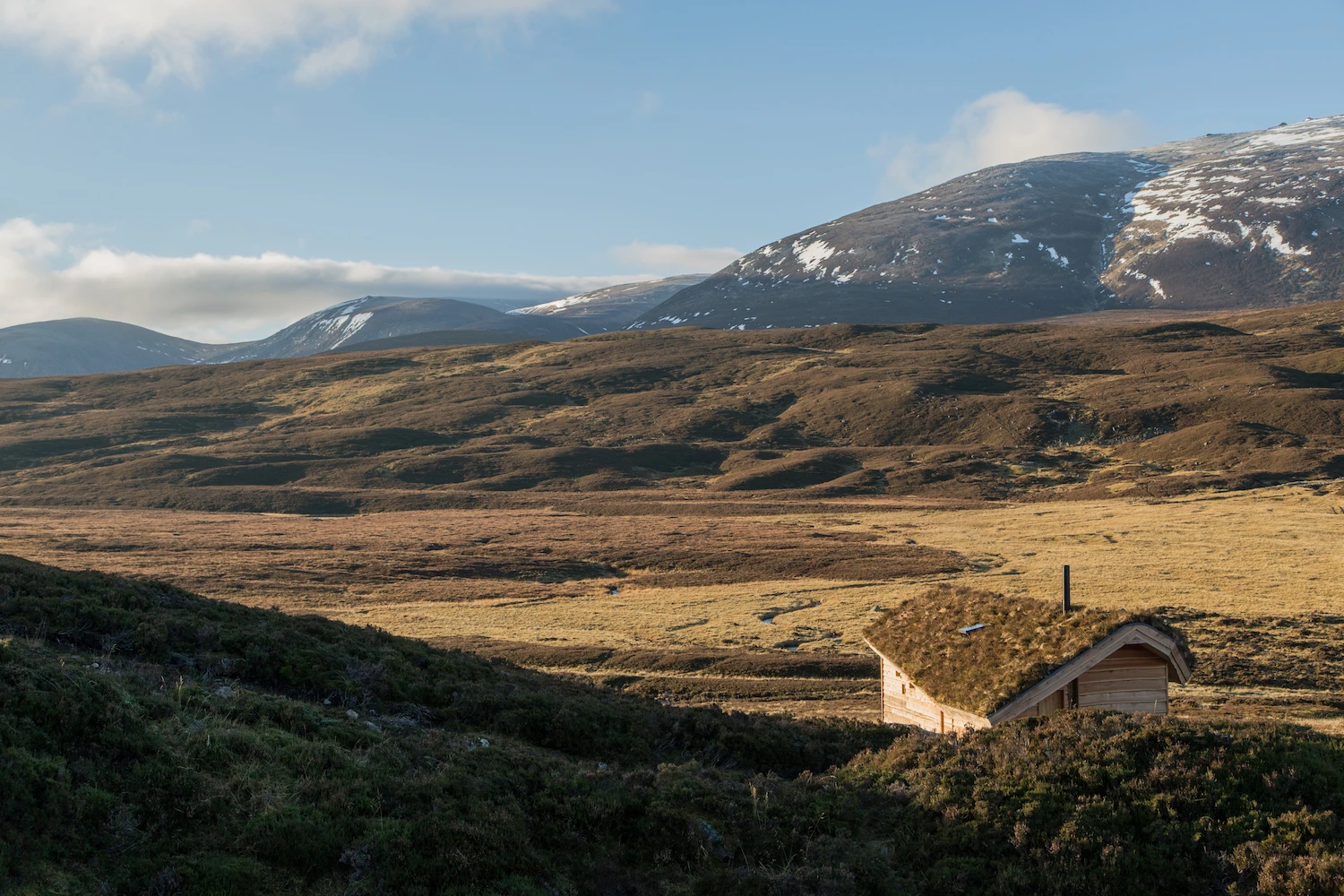 The Culardoch Shieling takes some subtle design cues from 20th Century Modernism