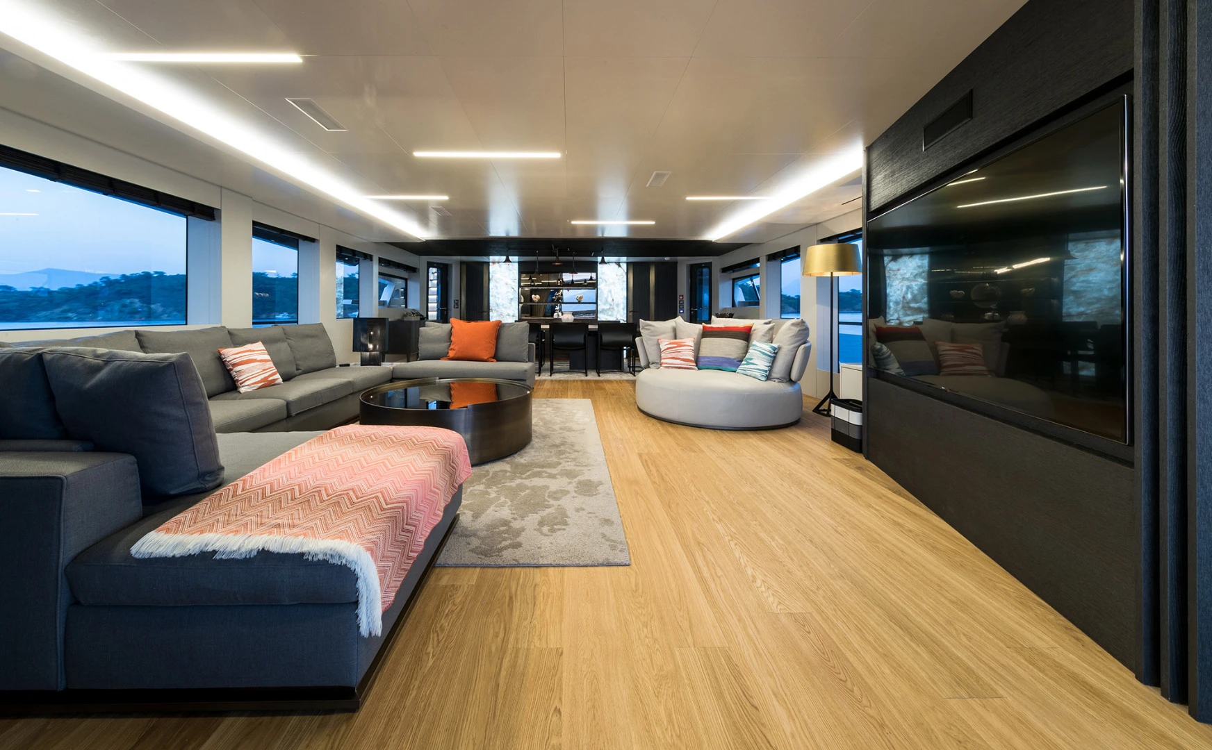 The 32XP yacht possesses a modern and luxurious interior design for a ship of its size