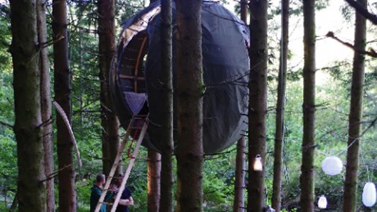 The Luminair Tree Tent stands out on account of its excellent design and ample home comforts.