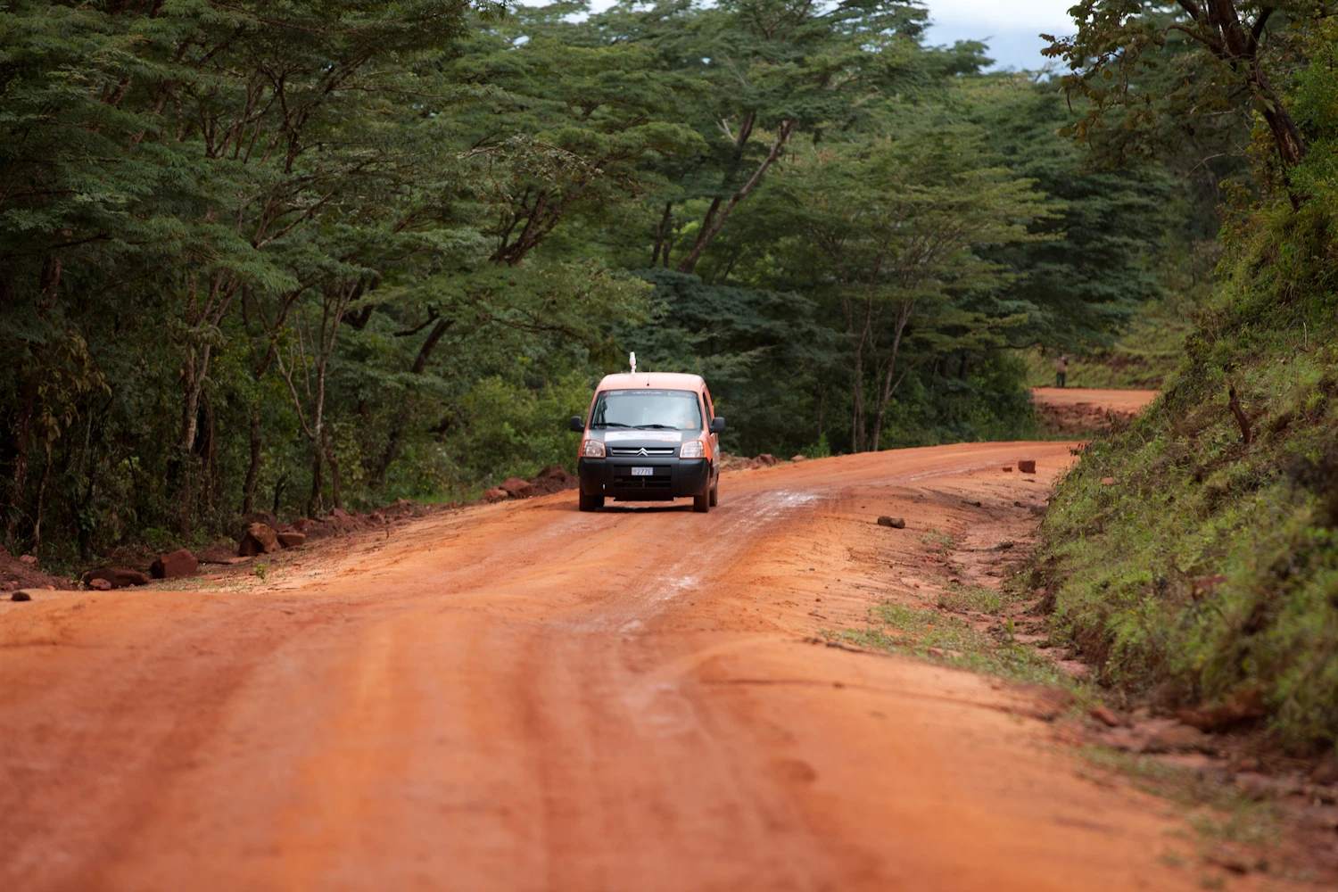 The electric Berlingo has received some suspension modifications to cope with the various road conditions that will be encountered during the African adventure