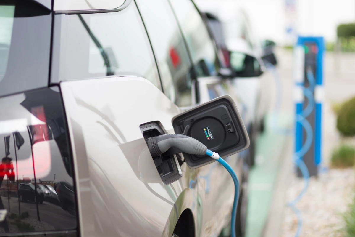 Scientists have demonstrated a new type of organic-based battery that could boost the range of electric vehicles