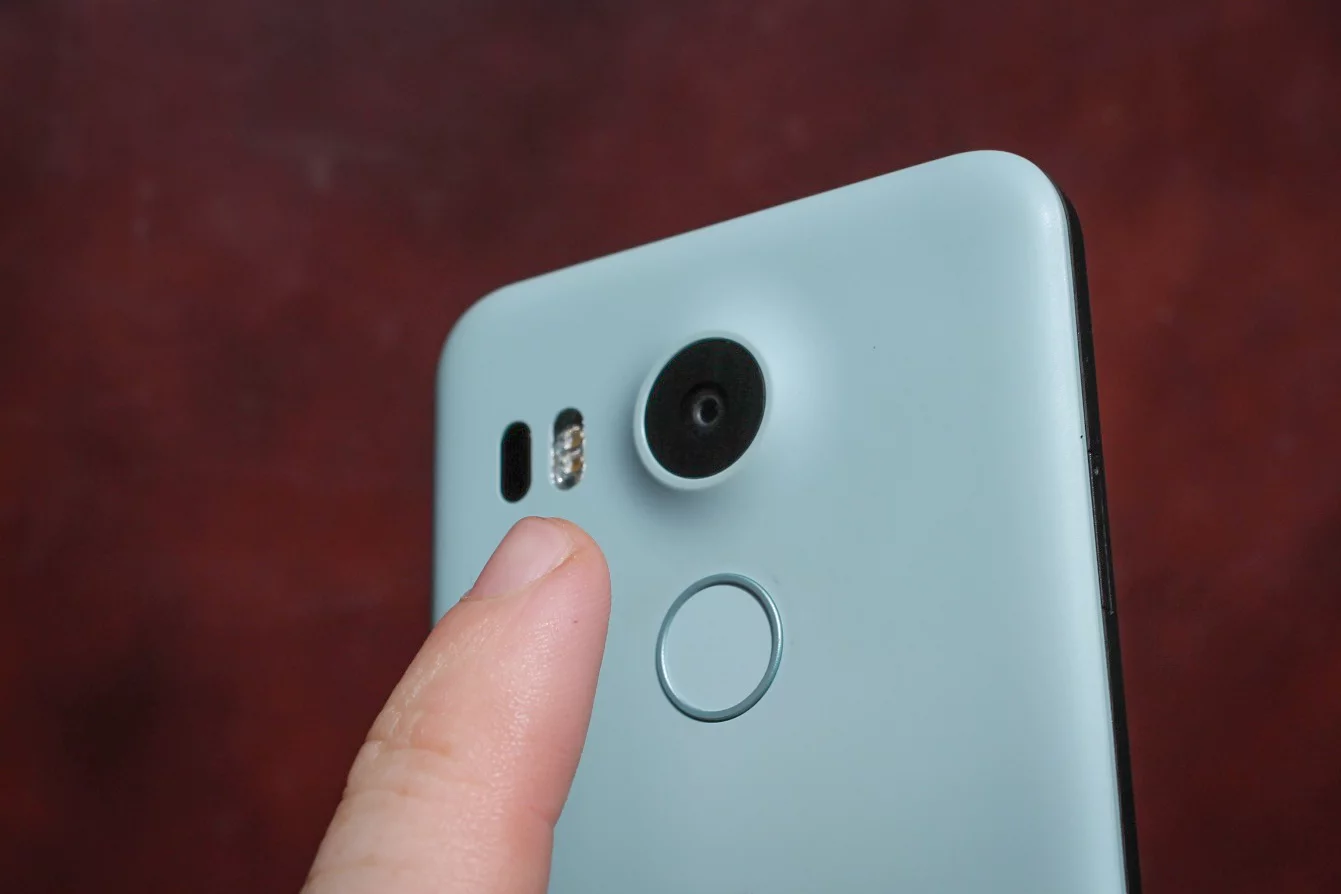 Fingerprint sensor also works as a secondary power button