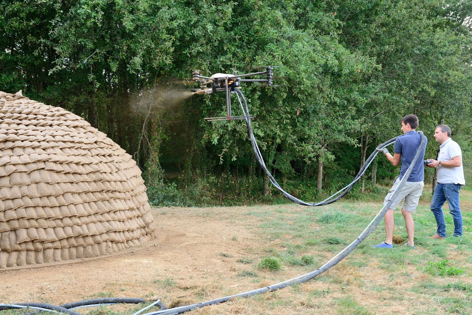 A mud-spraying drone hovers above Chaltiel's dome