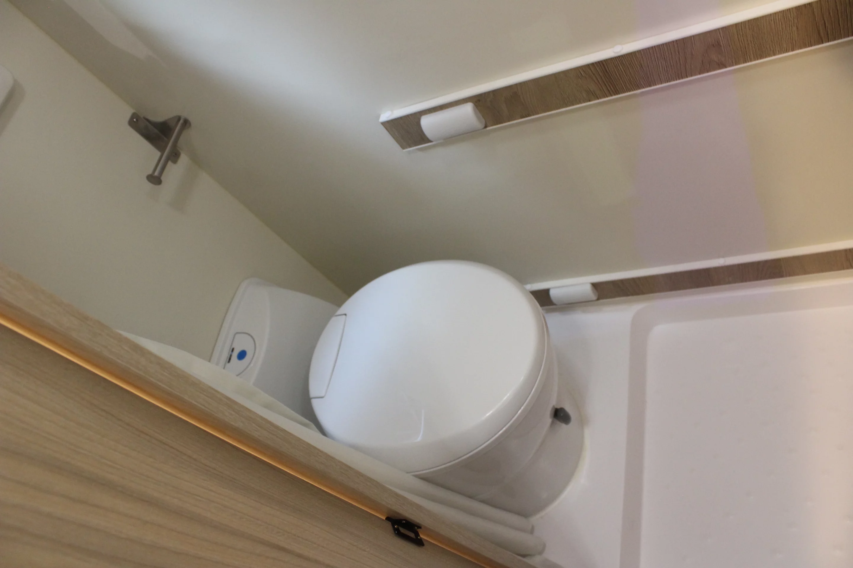 Bela Trendy 1G toilet area