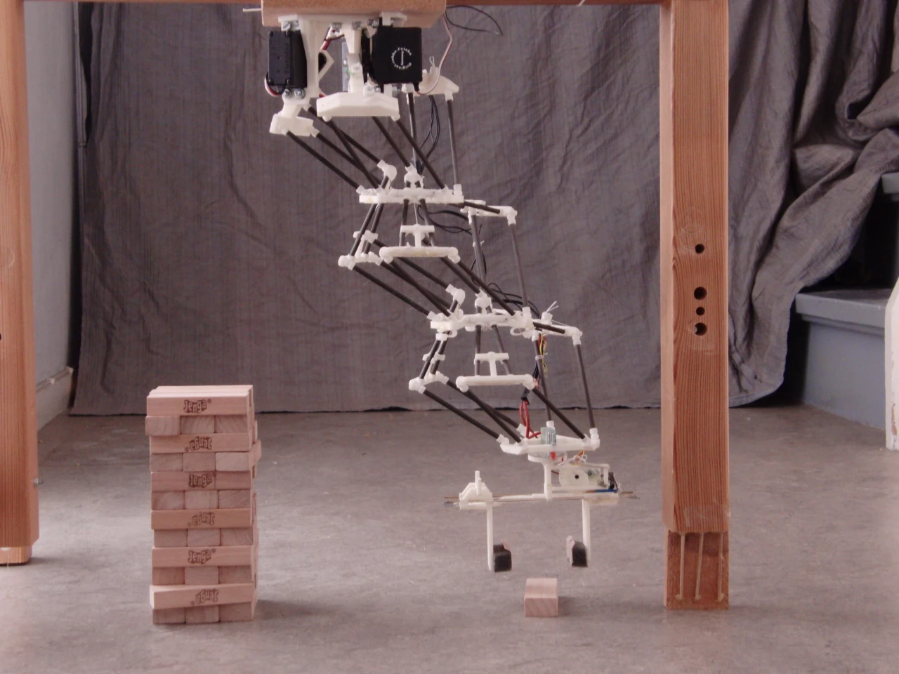 Multi-delta arms can move outside of standard delta work areas (Photo: Aad van der Geest)