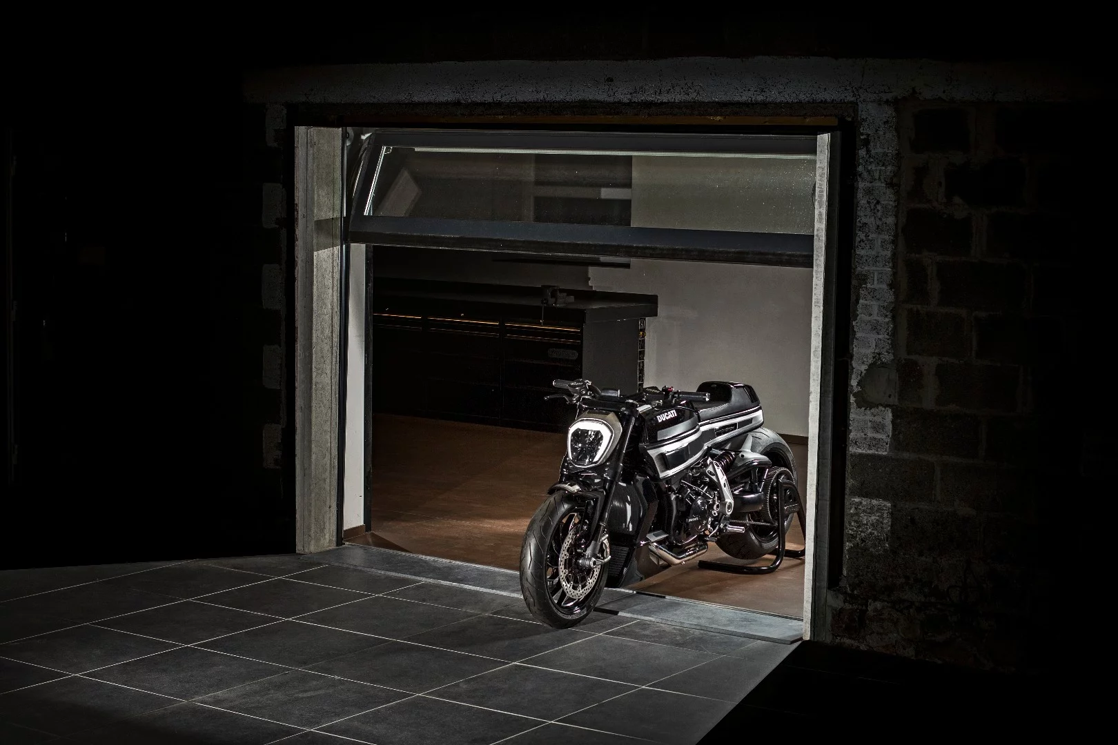The Thiverval is a custom build based on a Ducati XDiavel by Freddie 'Krugger' Bertrand, the Belgian artisan who has twice won the AMD Custom Bike Building World Championship.