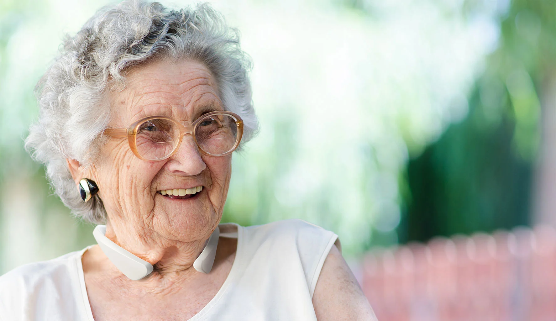 The Arc is designed to be comfortable and light, collecting vital health metrics from a single point around the user's neck (Photo: Aegle)