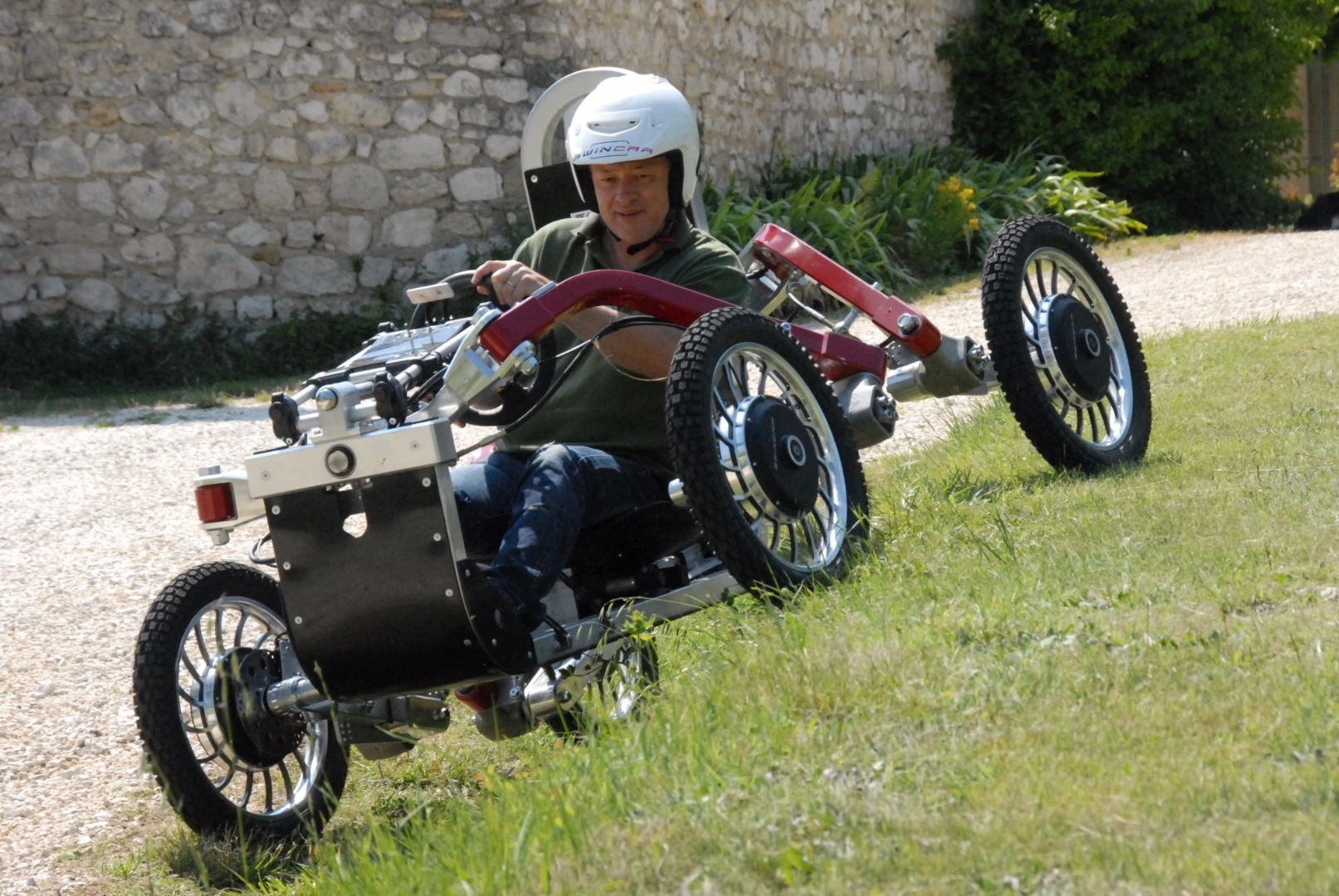 Swincar - perfectly comfortable when the left wheels are two feet higher than the right ones