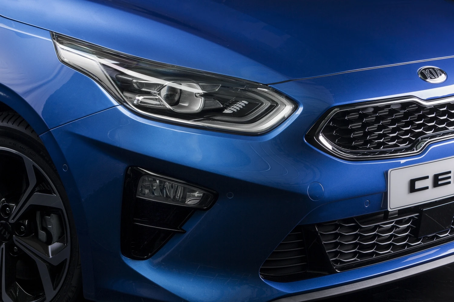 The exterior design has been sharpened with straighter body lines, lower front air intakes, new LED daytime running lights and slightly wider and lower stance than its predecessor