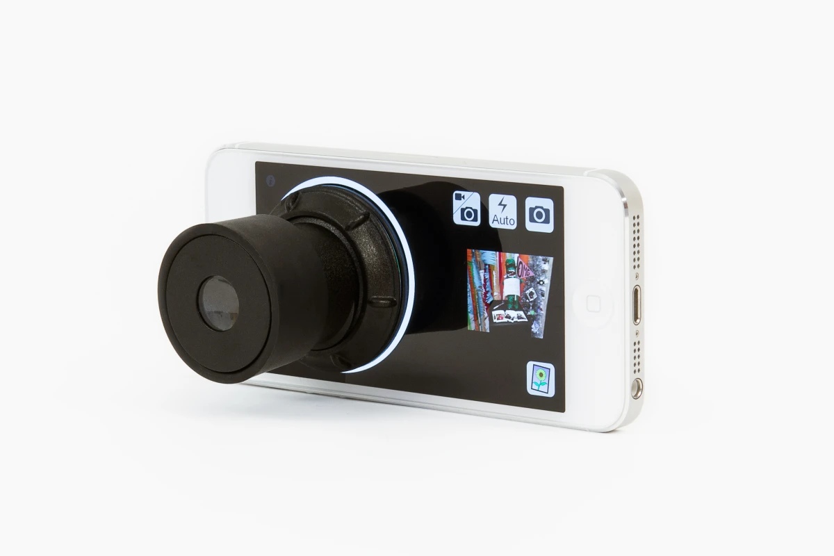 The Daylight Viewfinder is a suction cup-mounted eyepiece designed for use in iPhone photography