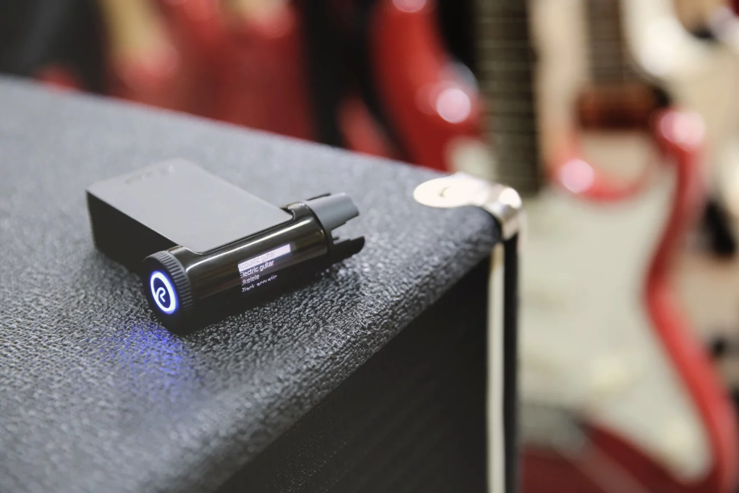 The integrated OLED display to the top of the Roadie 2 shows presets and saved instrument profiles