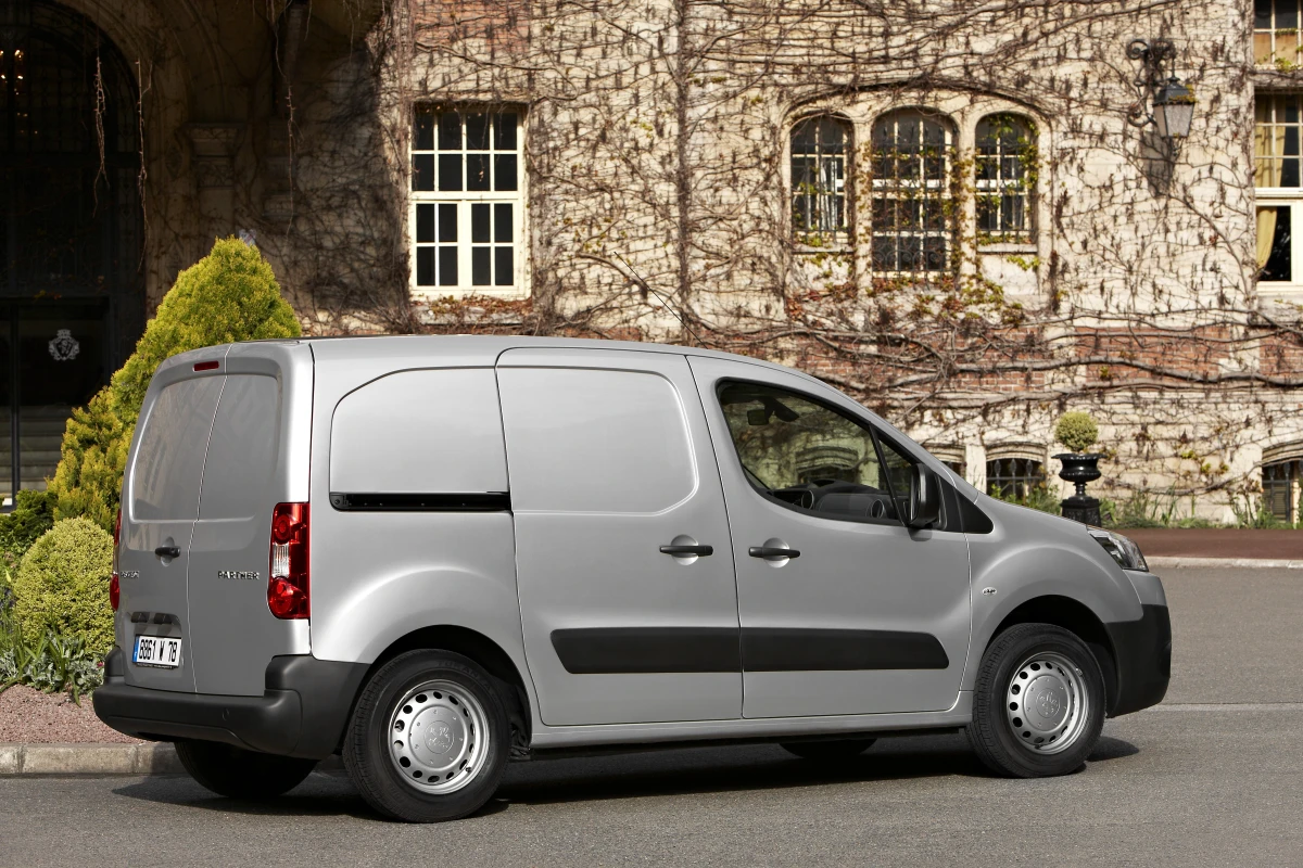 The existing petrol-engined Peugeot Partner.