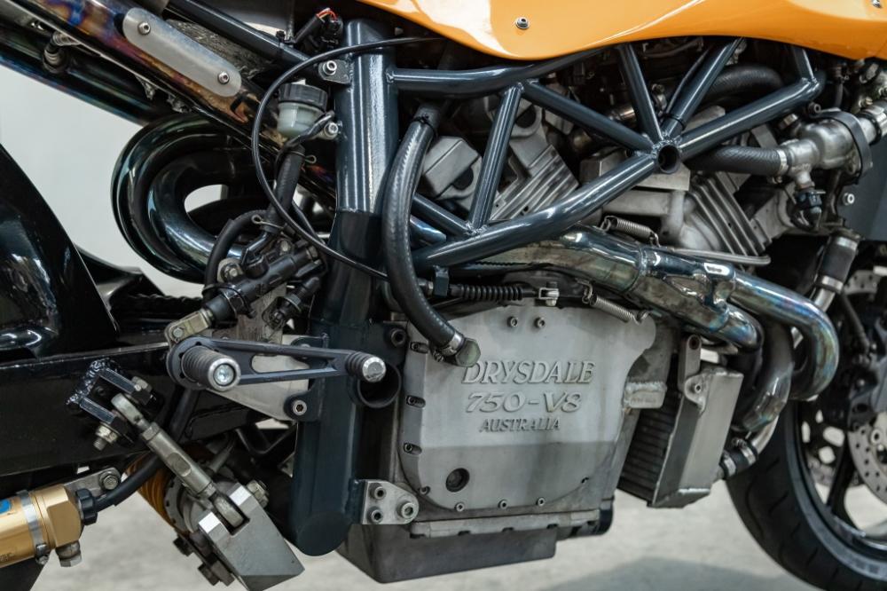 The 750-V8 started off as a 1080cc V-twin 2-stroke (2 KTM 540s in one crankcase)