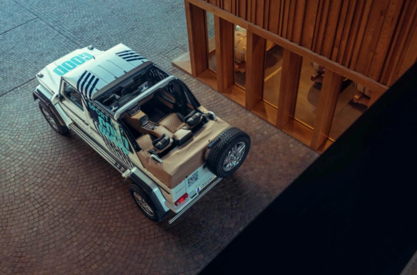An ultra-premium hardcore off-roader designed to shuttle folks around limousine-style? That about sums up the Maybach G650 Landaulet