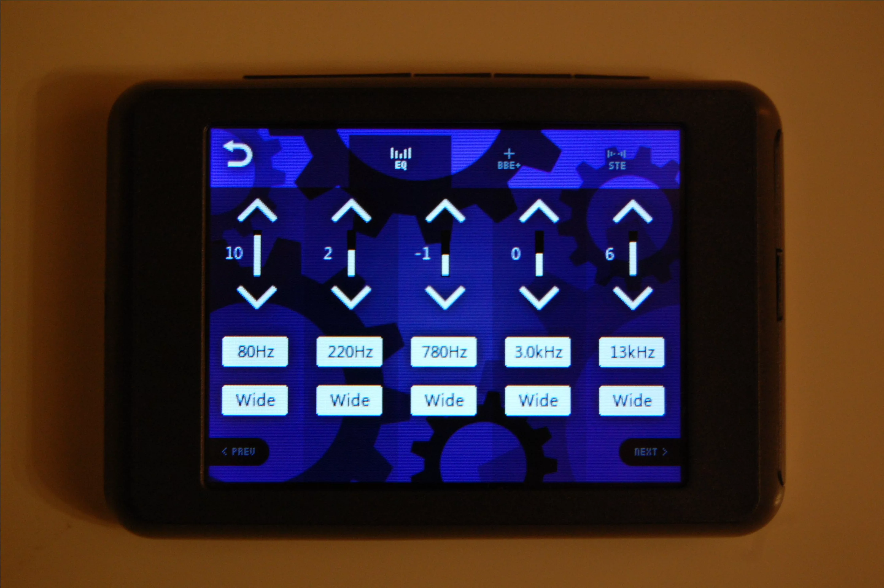 The JetEffect 3.0 sound technology offers four user presets, which can be tweaked to personal listening preference