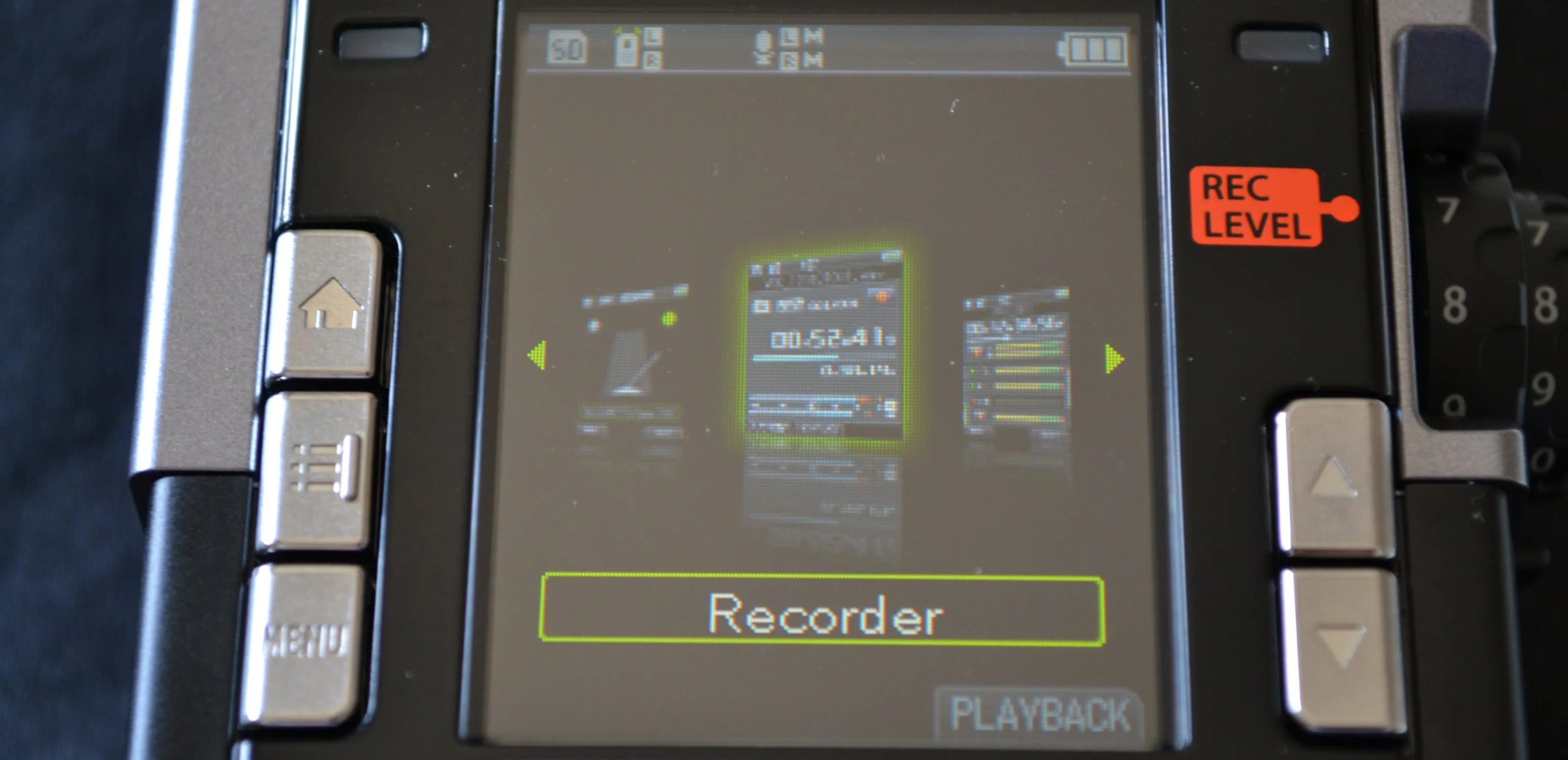 The default mode shown on the display after switching on is the Recorder mode