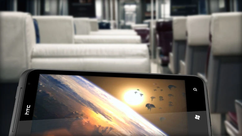 HTC TITAN - 4.7-inch WVGA 480x800 pixel display
