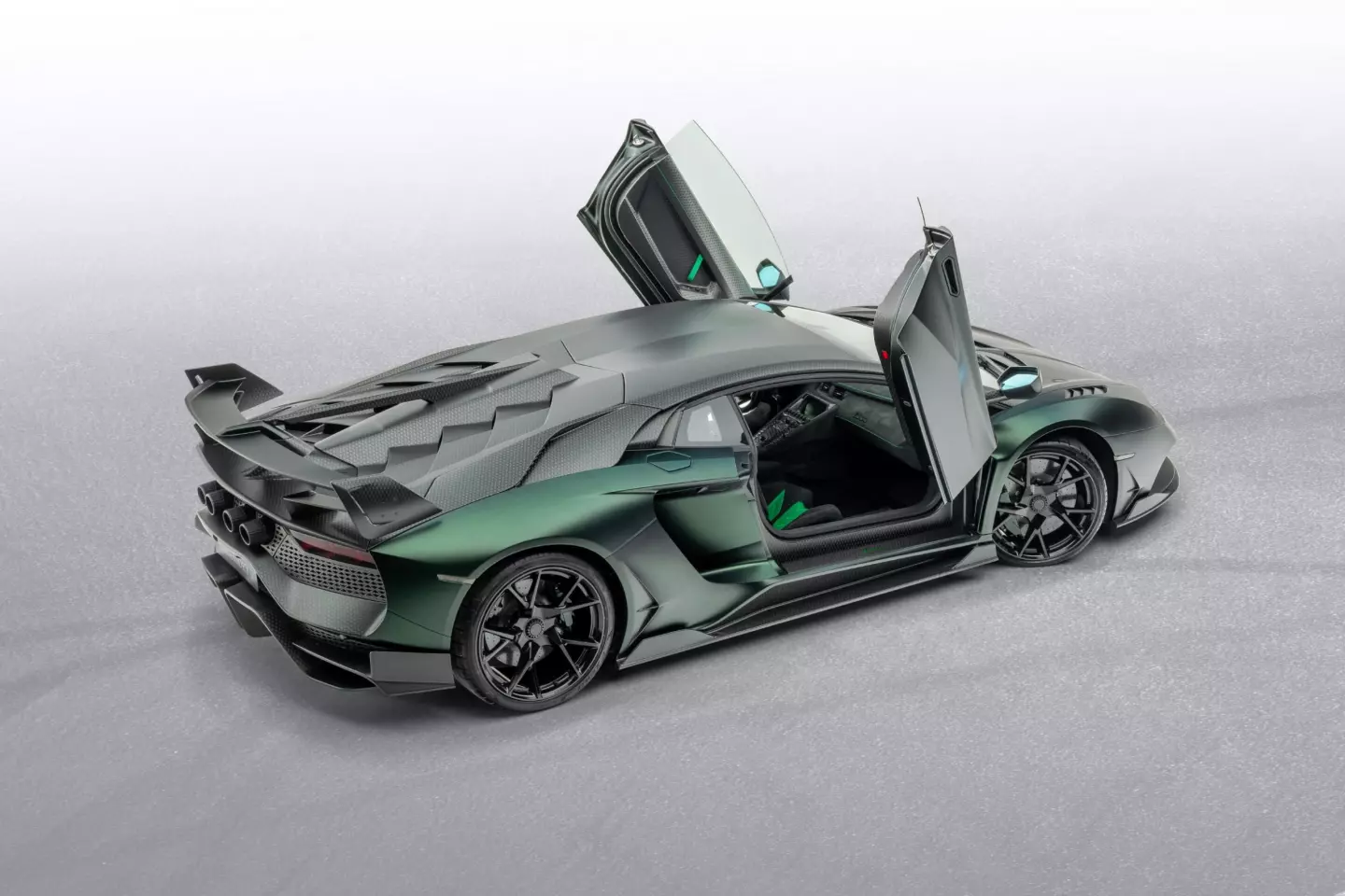 All-carbon bodywork kit from Mansory