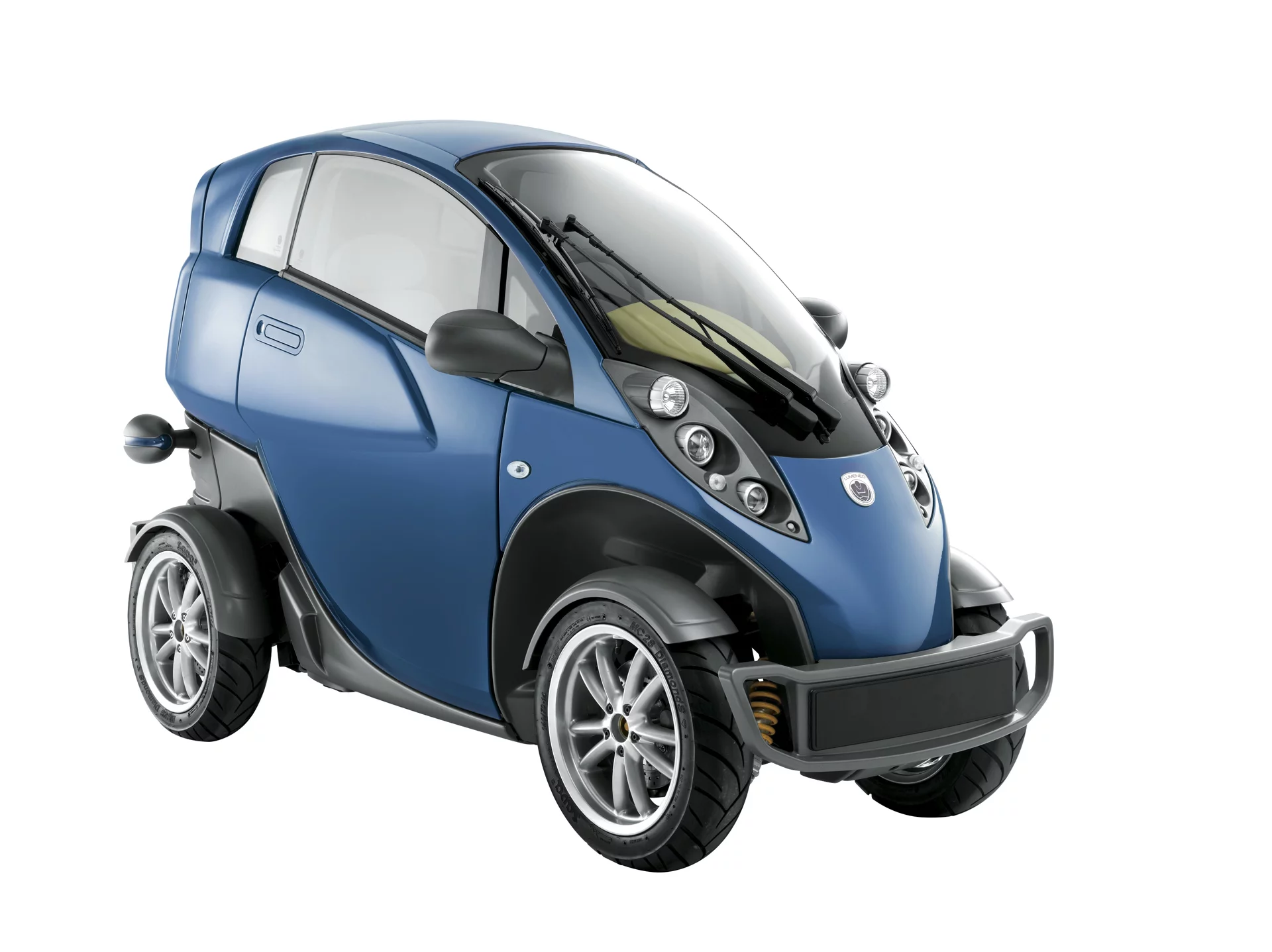 Lumeneo's Smera is a tilting four wheeled car