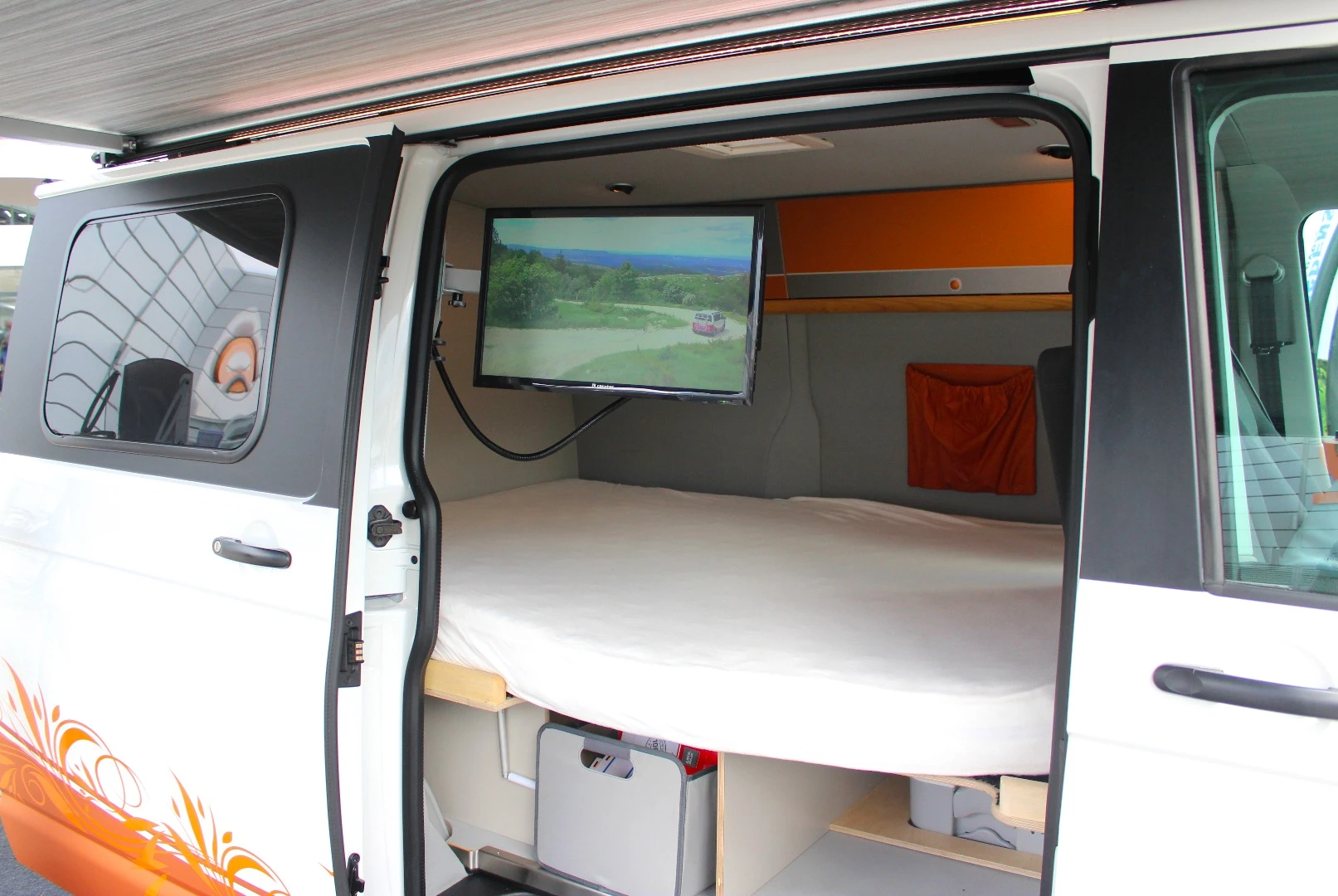 We almost walked right on past the Glavan Free at the Caravan Salon, but we decided to have a closer look