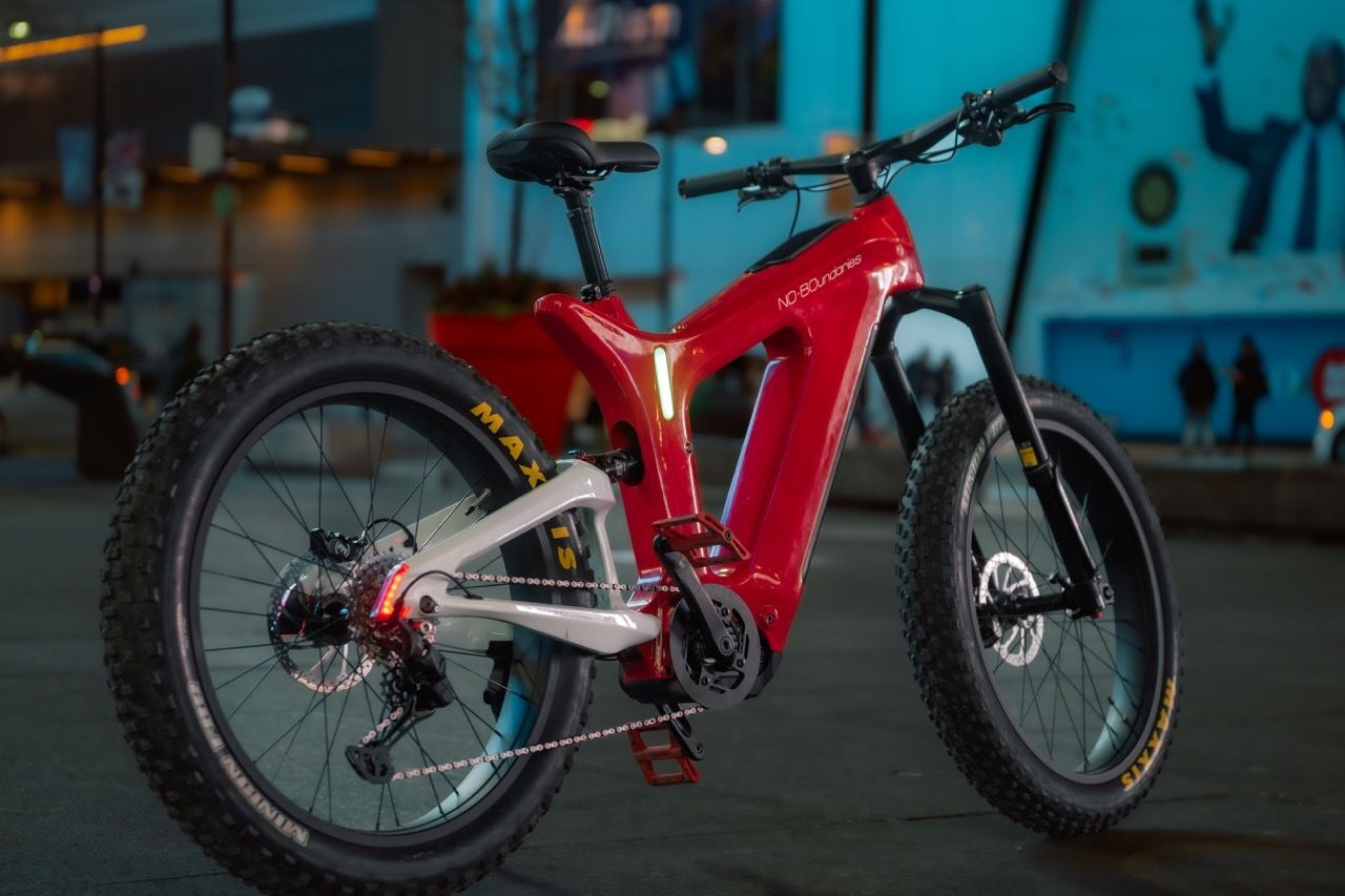 The carbon-fiber frame is reported to weigh in at just 3.9 kg