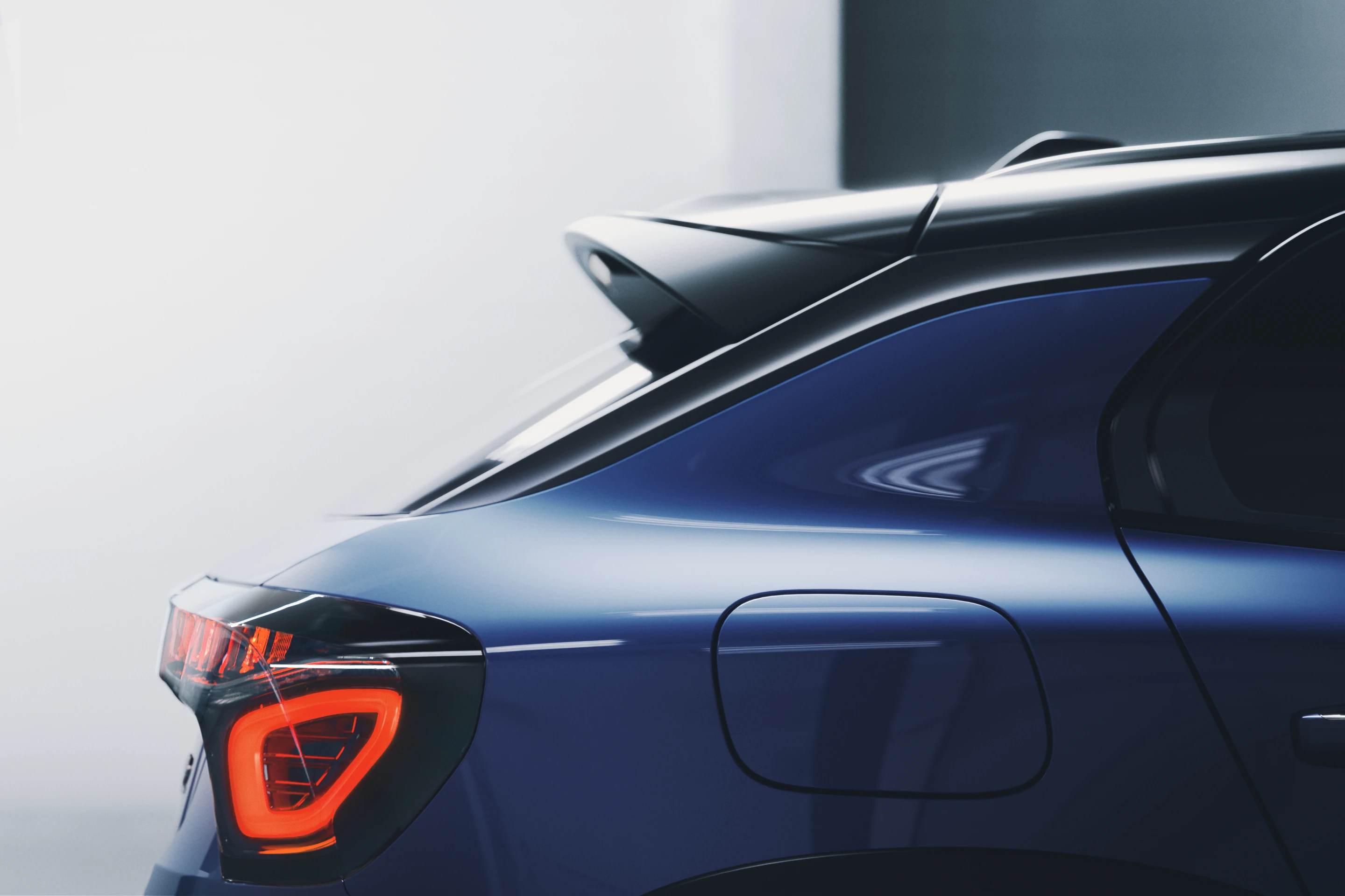 By cutting out third-party dealerships, Lynk & Co hopes to offer both purchases and subscription models at a reduced price
