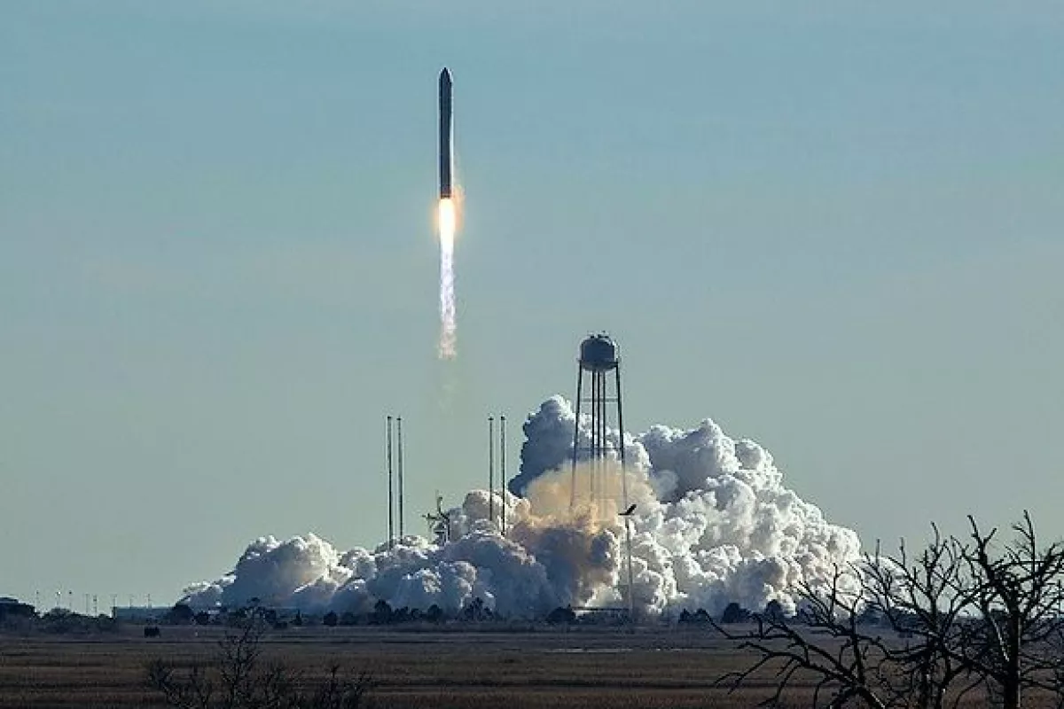 An Antares launch vehicle boosts the Orbital Sciences Cygnus spacecraft on it's way to the International Space Station (Photo: NASA)