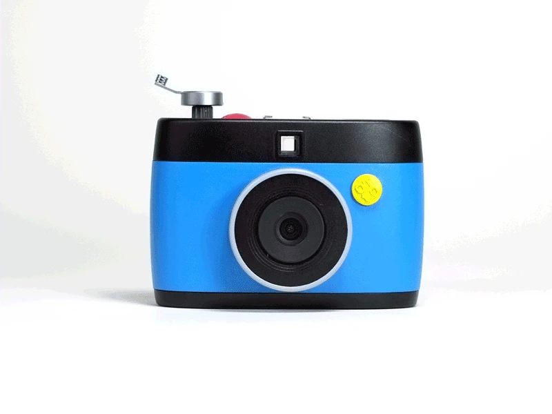 Equipped with a f/2-35 mm optical lens, Otto is capable of capturing stills up to 2,592 x 1,944 pixels and video up to 1080p at 30 fps