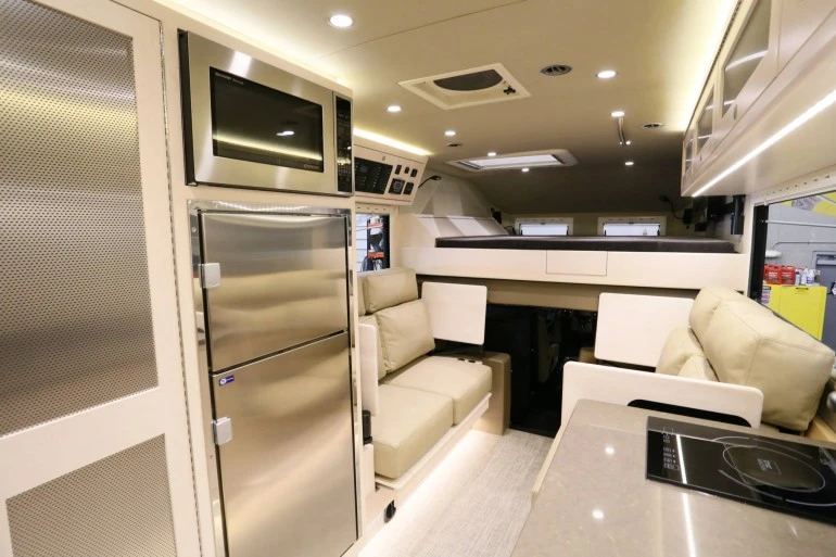 XV-LTS interior