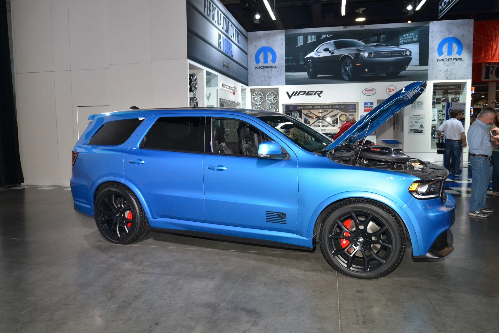 The Dodge Durango Shaker features a custom Shaker hood over its 6.4-liter HEMI engine