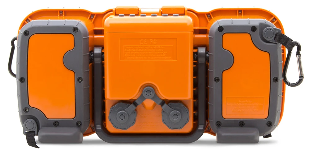 The rear of he unit sports waterproofed DC-in and AUX-in ports