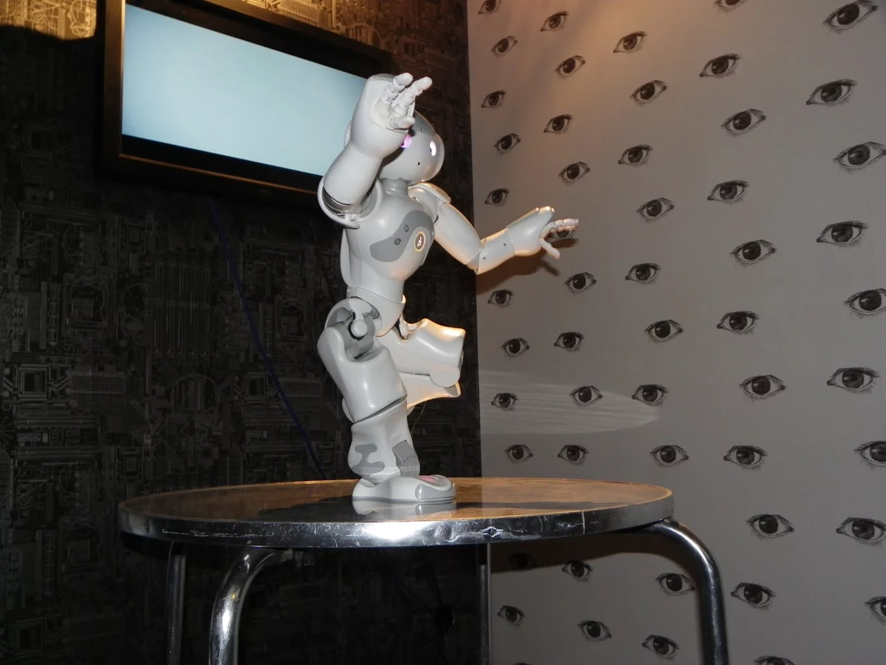 Nao throws some shapes (Photo: Gizmag)