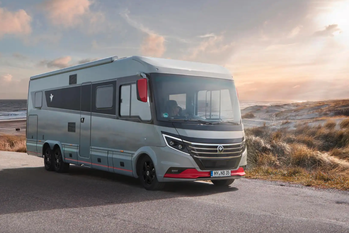 The triple-axle Niesmann + Bischoff Arto 88 stretches just over 9 meters in length